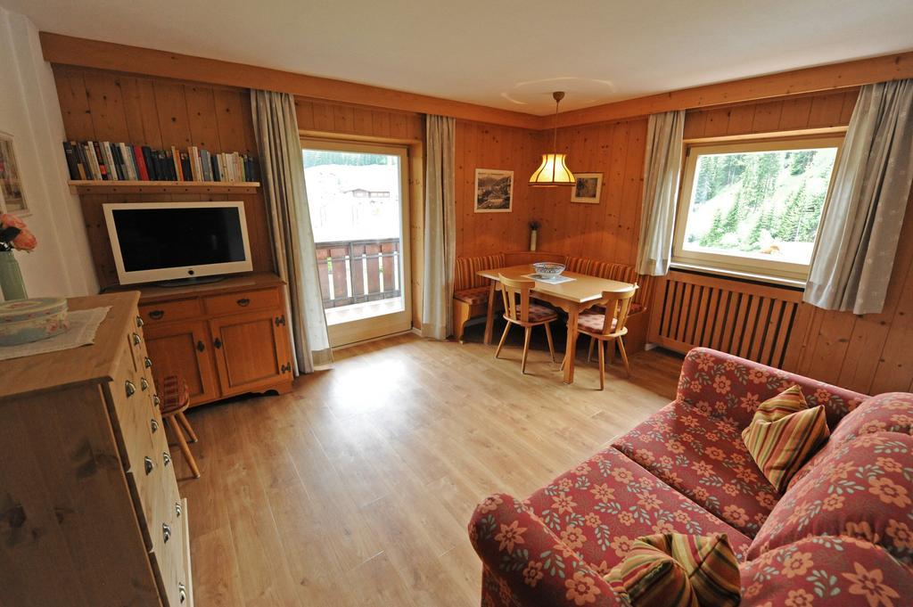 Apartments Villa Rosa Selva di Val Gardena Ruang foto
